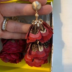 Kendra Scott feather earrings